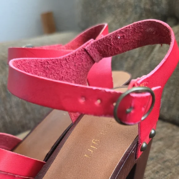 Madden Girl G-Nora Red Platform Shoes - Picture 9 of 11